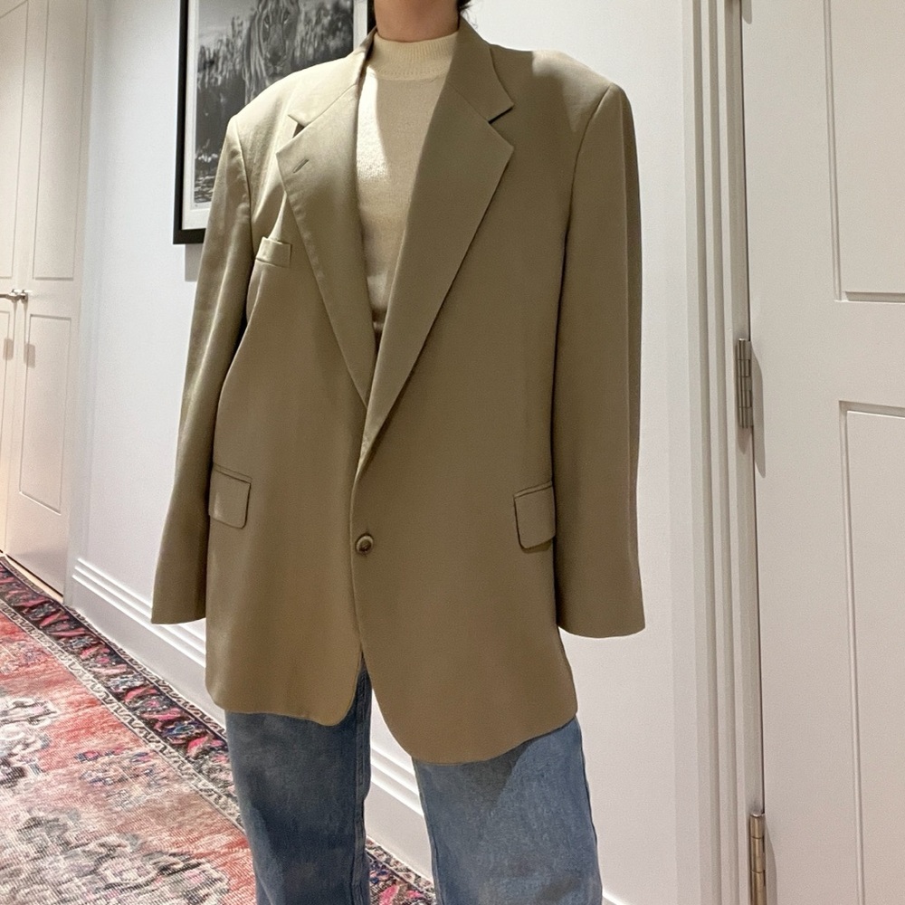 VINTAGE OVERSIZED TAN BLAZER